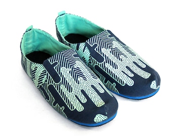 Sz. 7 Seafoam Navy Cactus Canvas/Rubber Lightweight Slip On Shoe
