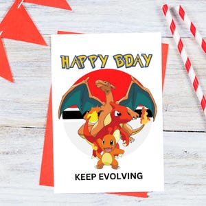Cartão de aniversário engraçado de Pokémon | Meme da evolução do Charmander | Continue evoluindo | Cartão para impressão | Presente para fãs de cartas colecionáveis | Em branco por dentro