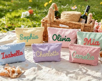 Personalisierte Seersucker Make-up Tasche, Chenille Name Kosmetiktasche, Reise Kulturtasche, Geschenk für Sie
