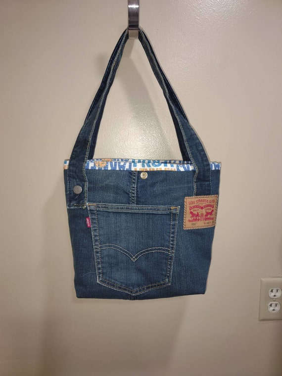 Upcycled jeans bag ready for Farmers market shopping! Insulated to keep items cold or hot. Can take with you anywhere!