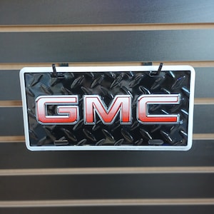 Placa de licença GMC Placa de diamante Placas de vaidade General Motors Truck Placas decorativas GM Presente de aposentadoria para marido Decoração de garagem para ele