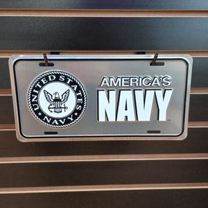Placa de Licença da Marinha dos EUA Placa de Vaidade da Marinha dos EUA Presentes Veteranos Militares dos Estados Unidos Decoração de Garagem Presente Masculino para Avô Marido Irmão