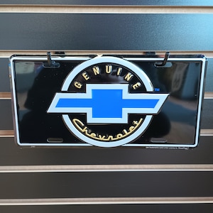 Placa Chevrolet Bowtie Preto Chevy Vanity Plates Decoração de garagem para homens Presente de aniversário para namorado marido pai irmão vovô tio