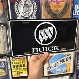 Placa de carro Buick Placas de vaidade Buick Decoração de garagem Homens Presentes de aniversário de 16 anos para ele Presentes de carro novo para namorado Marido Presente do Buick Car Club