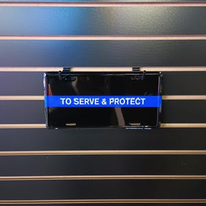 Para servir e proteger placa de carro placa de vaidade da polícia tema policial decoração de parede presentes presentes para policiais presente de aposentadoria para pai marido