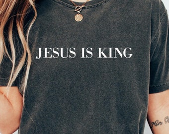 Jesus é rei camisa, vestuário cristão, roupas de fé, camisa cristã, presente cristão, camisa religiosa, camiseta cristã, camiseta de presente de Natal