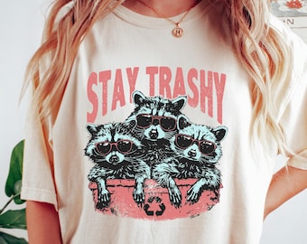 Camisa retro Stay Trashy, camisa de mapache divertida de los años 90, camiseta de meme, camisa de panda de basura, camisa de gatos callejeros, camisas retro Y2k, camiseta de mapache