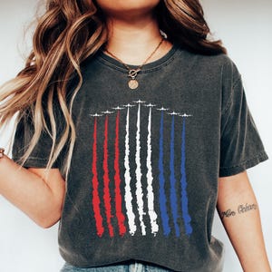Camiseta de vuelo de la Fuerza Aérea en rojo, blanco y azul, camiseta del 4 de julio, sudadera Freedom para mujer, regalo del Día de la Independencia, cuello redondo con la bandera estadounidense