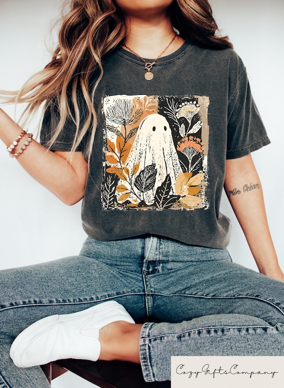 Retro Ghost Shirt, Floral Ghost Halloween Crewneck, Cute Pumpkin Sweater, Flower Halloween Gift, Retro Fall Shirt, Spooky Sweatshirt