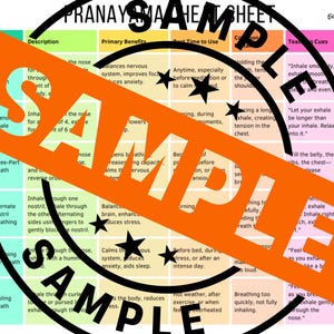 Puede incluir: Una hoja de pranayama de yoga con la palabra «SAMPLE» estampada. La hoja detalla nombres sánscritos, descripciones, beneficios, mejores momentos, indicaciones de enseñanza y duraciones. El fondo es una mezcla de colores.
