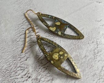 Boucles d'oreilles en laiton patiné SKATHOW - Bohème - Pièce unique en son genre - Moderne