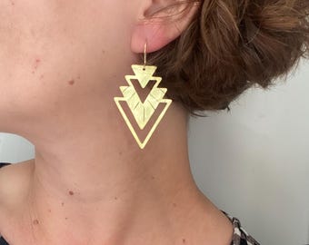 Boucles d'oreilles géométriques en laiton brut : style Art nouveau déco