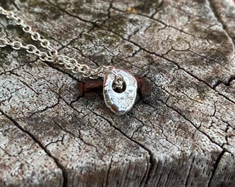 Collar de plata esterlina reciclada con piedra de bruja - Protección - Suerte - Magia