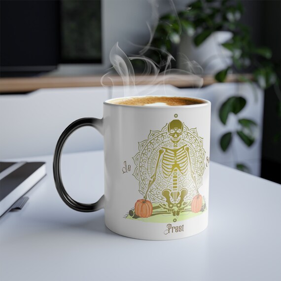 Je Suis Prest I Am Ready Meditating Skeleton Halloween Color Changing Mug, 11oz