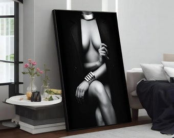 Beauté minimaliste : simplicité artistique, décoration murale en toile moderne, femme en veste noire, cadeau parfait