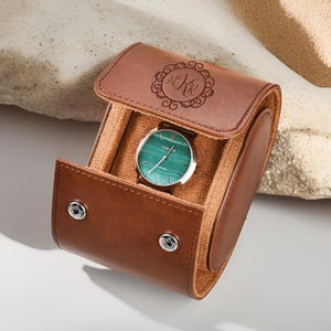 Gepersonaliseerde leren horlogekast, aangepaste naam reishorlogedoos, leren horlogekast op rol voor horloges, kerstcadeau voor mannen, perfect cadeau voor papa