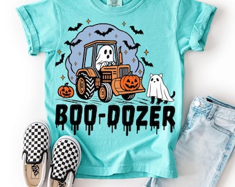 Boo Dozer SVG PNG, Niño Caído PNG, Camiseta de Halloween para Niños, Temporada Espeluznante, Camión Calabaza PNG, Fantasma Lindo, Imágenes prediseñadas Divertidas de Halloween, Gato Fantasma