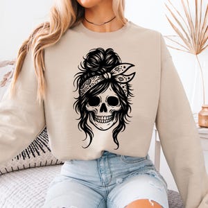 Calavera con moño desordenado SVG y PNG, clipart de cara de mamá esqueleto, diseño de camiseta de esqueleto, clipart de esqueleto de vida de mamá, silueta vectorial Cricut