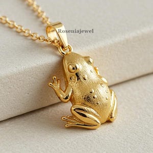 Minimalist Frog Pendant, Tiny Frog Pendant, 14K Solid Gold Frog Pendant, Gift for Nature Lovers, Frog Lovers Gift, Animal Lover Jewelry
