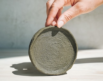 Small Round Tray in Earthen Brown Concrete
