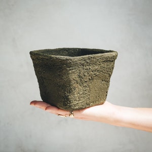 Square Planter in Earthen Brown Concrete