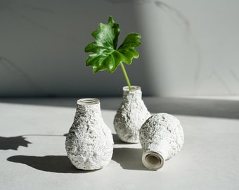 Mini Bud Vase in Textured Alpine White Concrete