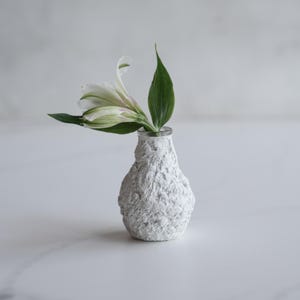 Mini Bud Vase in Textured Alpine White Concrete
