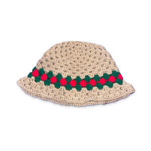 Regular or wavy bucket hat