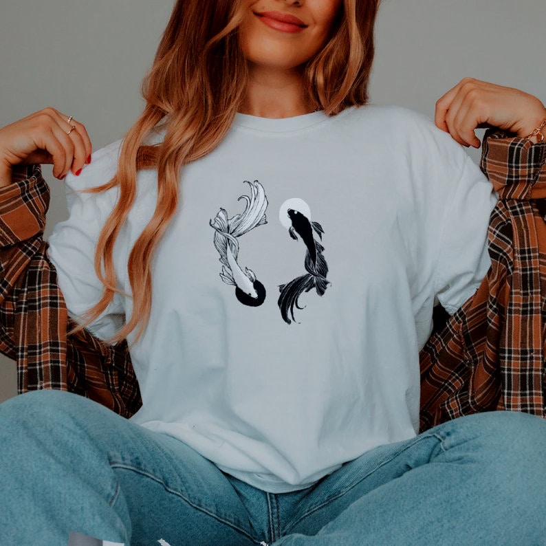 Betta Fish Shirt Anime Shirt/Sweatshirt Betta Fish T-shirt Ying Yang Tee Anime Gift Gift for Her Gift for Him Boyfriend Girlfriend Gift