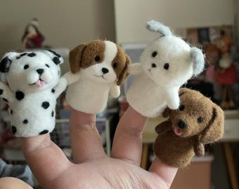 Handgemaakte vilten vingerpoppetjes in de vorm van dieren, schattig speelgoed om verhalen mee te vertellen, potloodtopper met Shiba Inu-hondje uit Alice in Wonderland, interactief cadeau voor kinderen