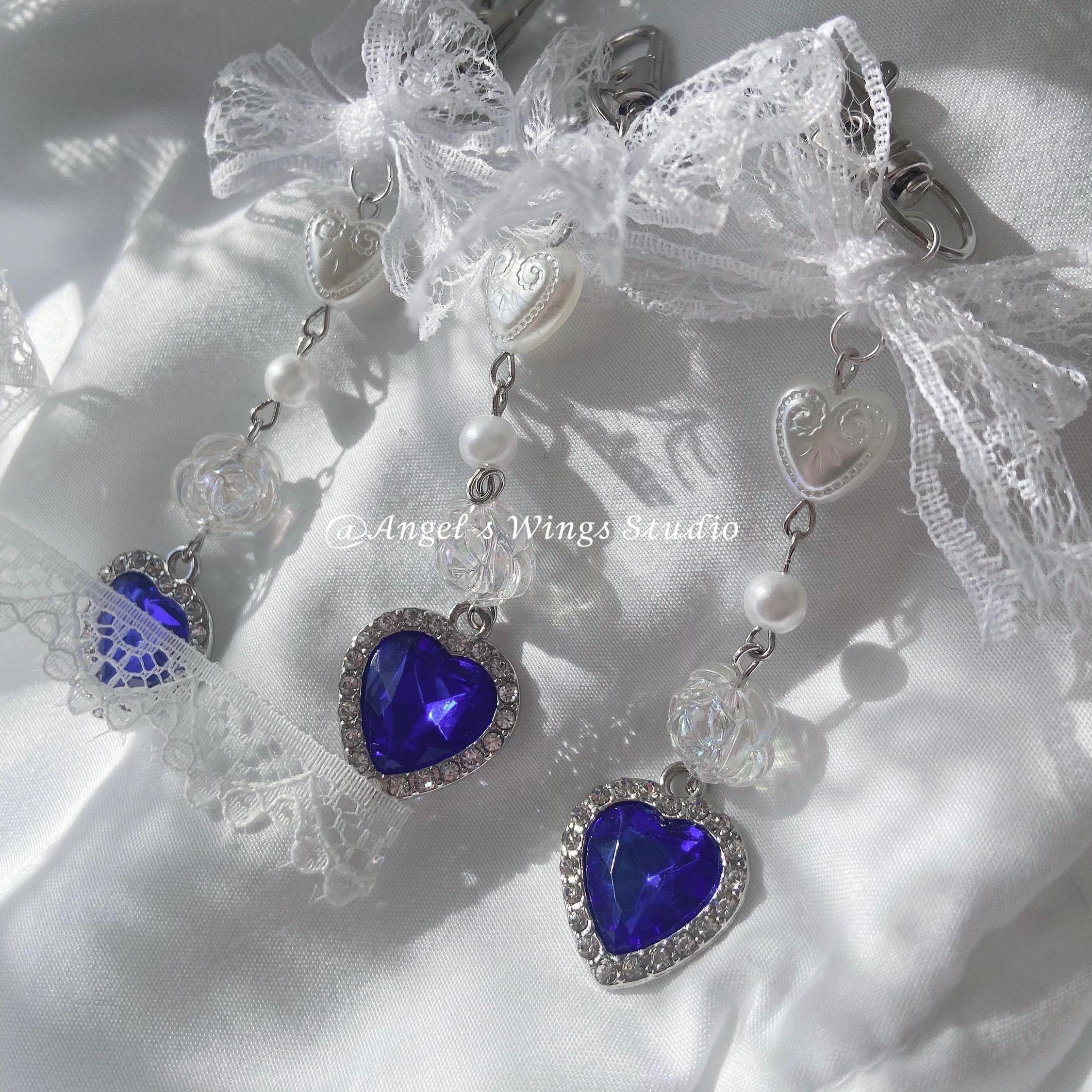 Op Titanic geïnspireerde elegante handgemaakte lintsleutelhanger. Rose Dawson geïnspireerde kralen hart bedel sieraden, esthetische blauwe sleutelhanger