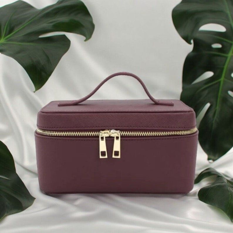 Personalized Makeup Bag, Bridal Shower Gift, Bridesmaid Gift , Aunt