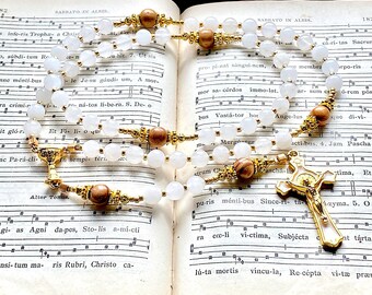 First communion white rosary, traditional catholic rosary beads, large gold rosary, St. Benedict medal cross, olive wood, Rosenkranz-Atelier