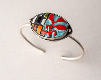 Ceramic Cuff Bracelet in Gift Pouch: Red Vine Geo