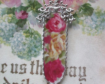 Vintage - Recycled Broken China from France - Old Rose Garden - Daisies ~ Large Pendant - Lady Finger ~ Ornate Metal