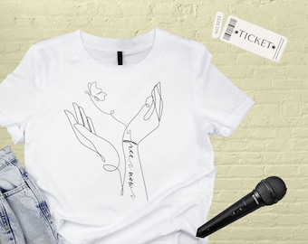 Camiseta con gráfico o cuello redondo de Gracie Abrams gratis ahora en cualquier talla