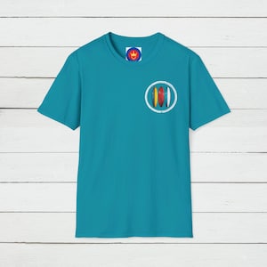 Retro Surf T-Shirt, Unisex Vintage Beach Graphic Tee, Classic Surfing Design, Coastal Wave Apparel, Summer Vibes Shirt, 70s Surf Style