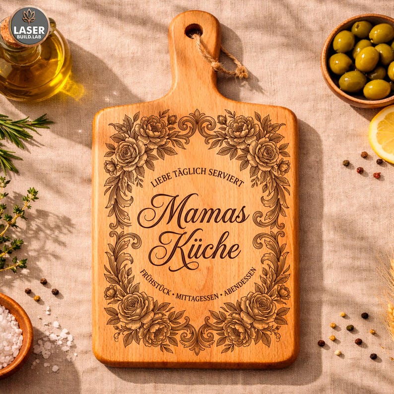 Holz Schneidebrett mit Gravur Mamas Küche und floralem Vintage Design