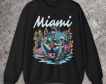 Sudadera de cuello redondo de fútbol de Miami, jersey vintage de los Dolphins, suéter con estampado de esqueleto, regalo para fanáticos del fútbol, estilo pirata.