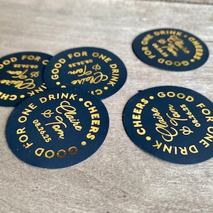 Fichas para bebidas de boda con lámina de oro sobre fondo negro: canjee por un cupón para bebidas, vale de bar, fichas para fiestas de cumpleaños, válidas para una bebida, 50 unidades