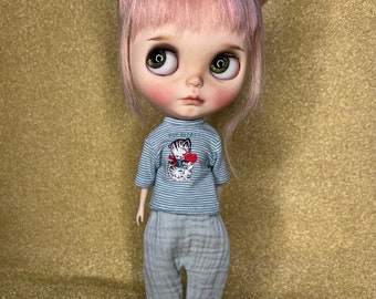 Anti-Valentine’s t-shirt and lounge pants for Blythe