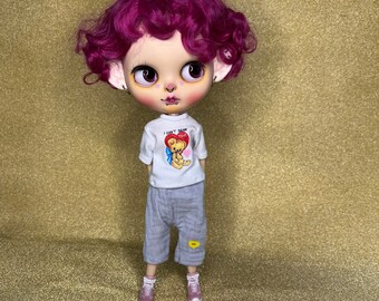 Anti-Valentine’s t-shirt and lounge pants for Blythe