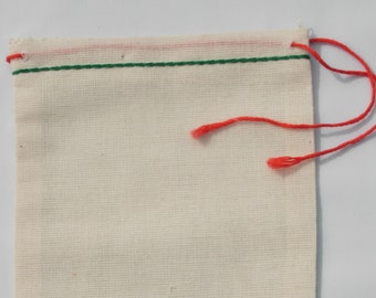 100 4x6 Muslin Drawstring Bags Green Hem and Red Drawstring