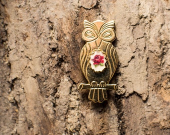 Petit Point Vintage Gold Wise Owl Pin with Red Rose