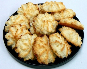 Organic Macaroons Cookies: Freshly Baked