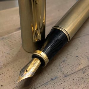 Handgemaakte messing vulpen gepersonaliseerde gegraveerde kalligrafie cadeau aangepaste pen afbeelding 6