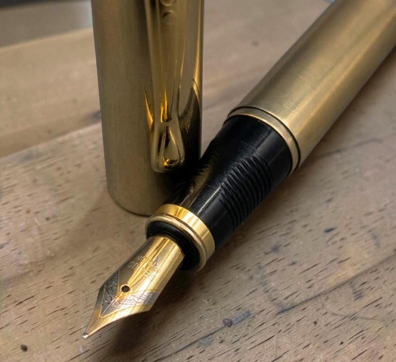 Handgemaakte messing vulpen gepersonaliseerde gegraveerde kalligrafie cadeau aangepaste pen afbeelding 6
