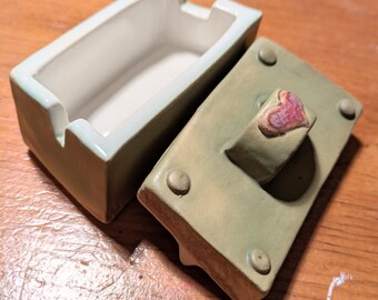 Ring Box - rustieke koffer met hart - handgemaakt keramiek