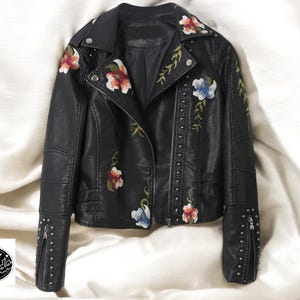 Veste en cuir à fleurs | Vêtements d'extérieur grunge avec poche à rivets | Pièce de superposition