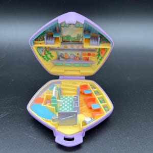 Vintage 1992 Polly Pocket Bluebird Fast Food Restaurant Purple - Compact Only